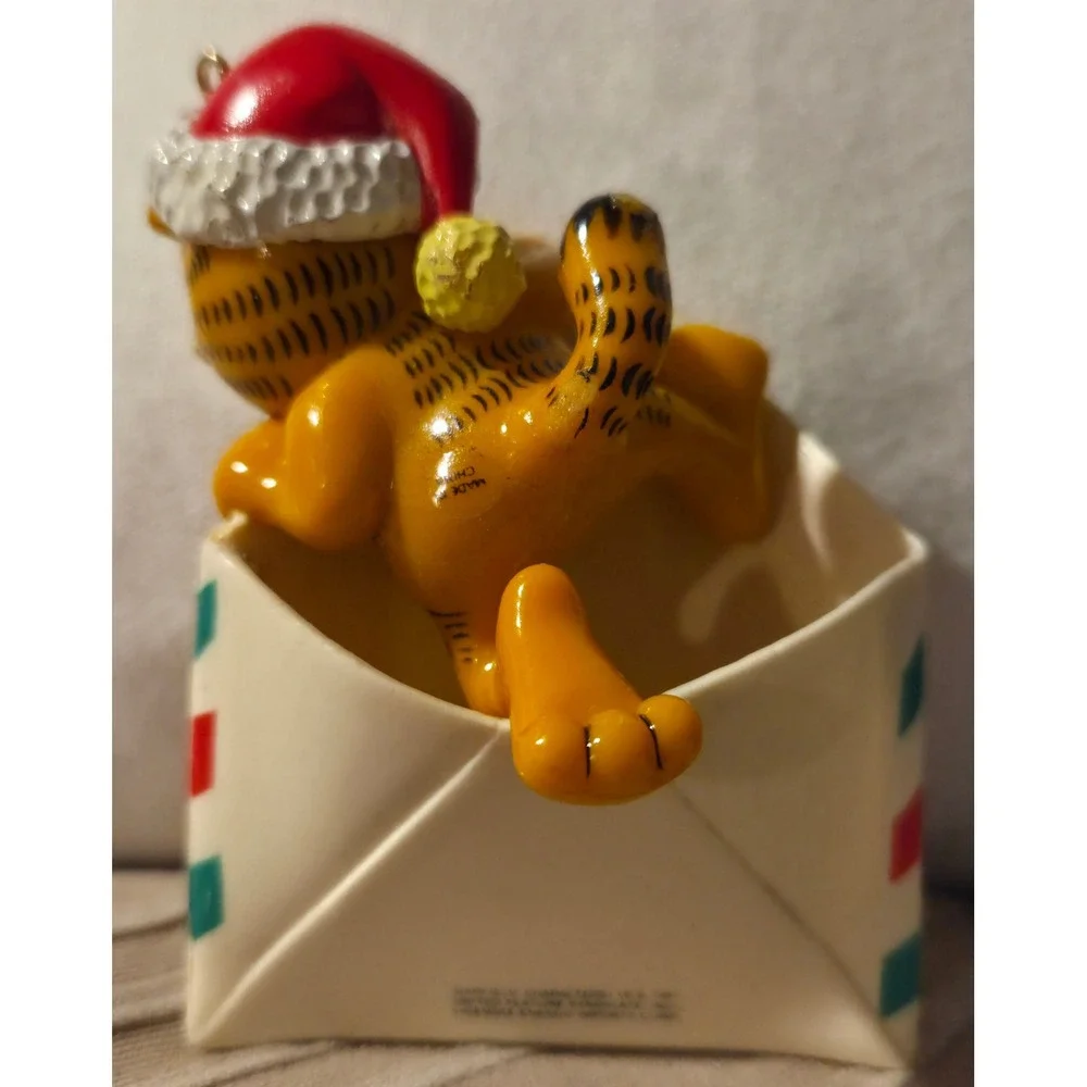 Vintage 1981 Garfield Santa Claus North‎ Pole Envelope Christmas Ornament Odie
